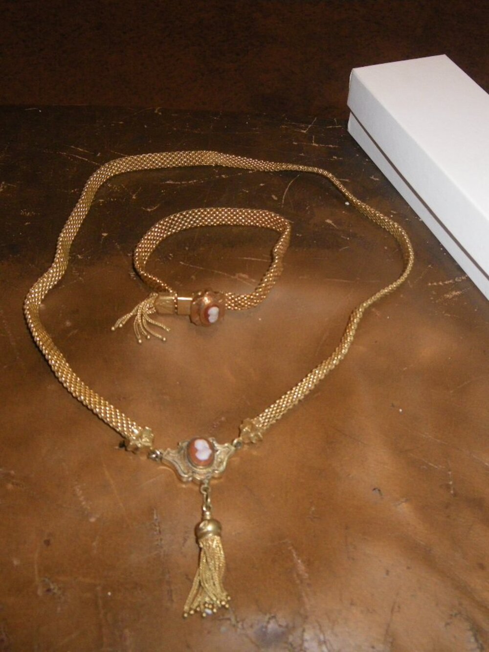 Vintage Women’s Gold Tone Thick Necklace & Bracelet Set w/ Cameo Accents